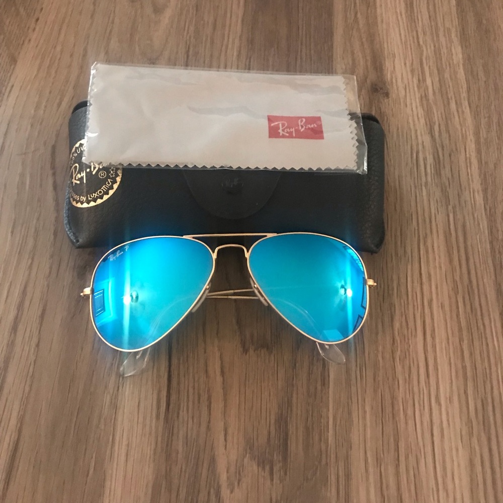 Blue Polarized Ray-Ban Aviator Sunglasses